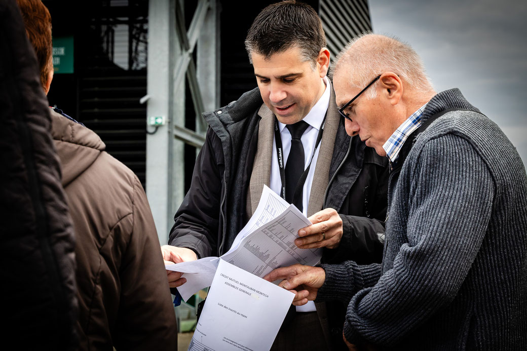 Moments d’échange entre invités lors d’un séminaire d’entreprise à Montauban