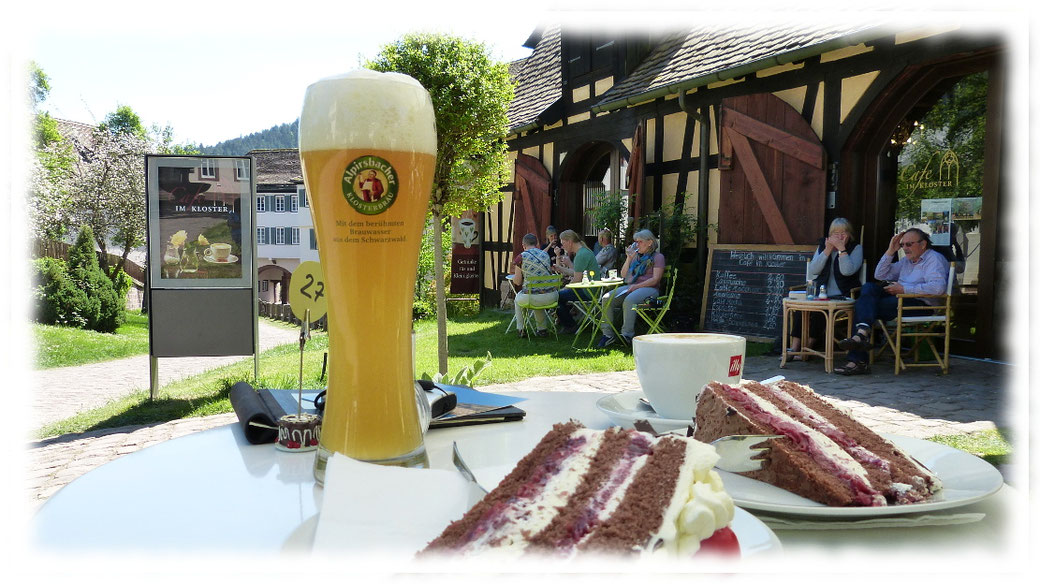 Zum Abschluss erholen wir uns im KlosterCafe