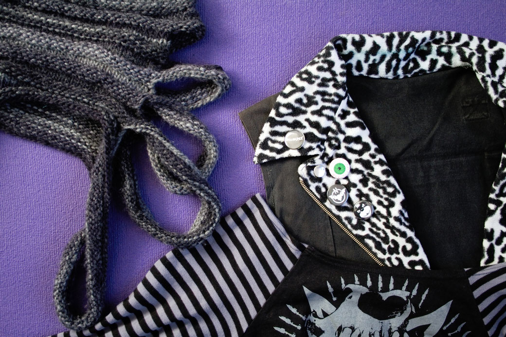 What this Blog is about - personal DIY projects - punk & goth clothing - Zebraspider DIY Anti-Fashion Blog