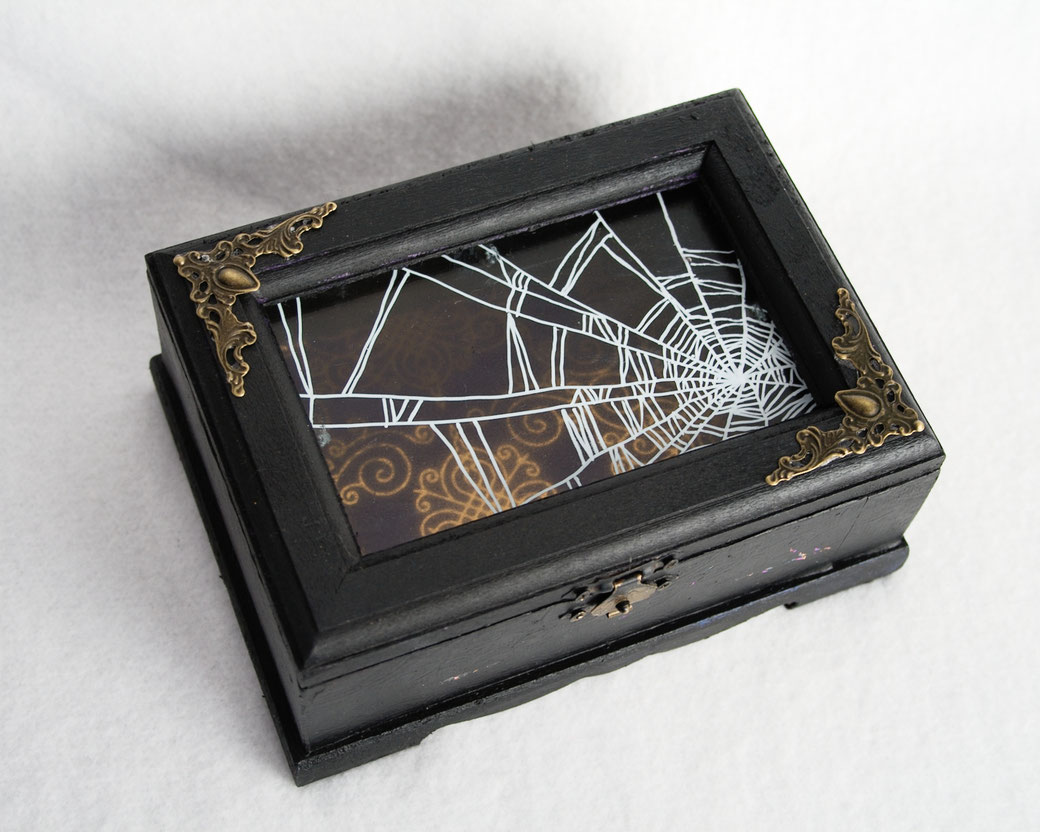 Goth Market Haul and Halloween Decorations - Cabinet of Curious Creations spiders web box - Zebraspider DIY Anti-Fashion Blog