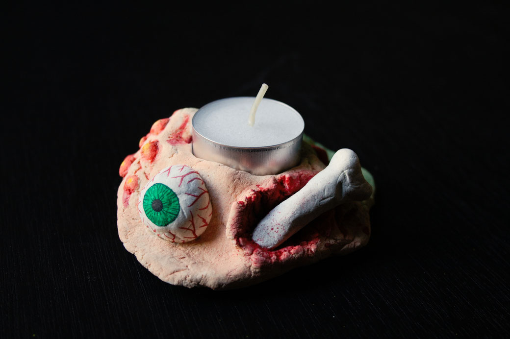 Halloween DIYs Part 2 - Horror Candle Holder with eyeball and broken bone - Zebraspider Eco Anti-Fashion