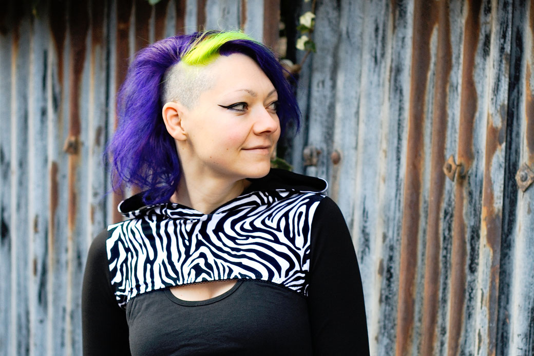 Die neuen Zebrakapuzenshrugs - Zebra Shrug mit Kapuze - Zebraspider DIY Anti-Fashion Blog