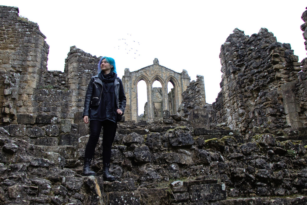 Autumn and Ruins photo post - me in Rievaulx Abbey ruin - Zebraspider Eco Anti-Fashion