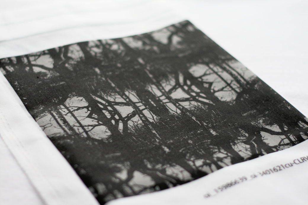 Neue und alte Muster auf Stoff - Winterbäume grau schwarz gespiegelt - Zebraspider DIY Anti-Fashion Blog