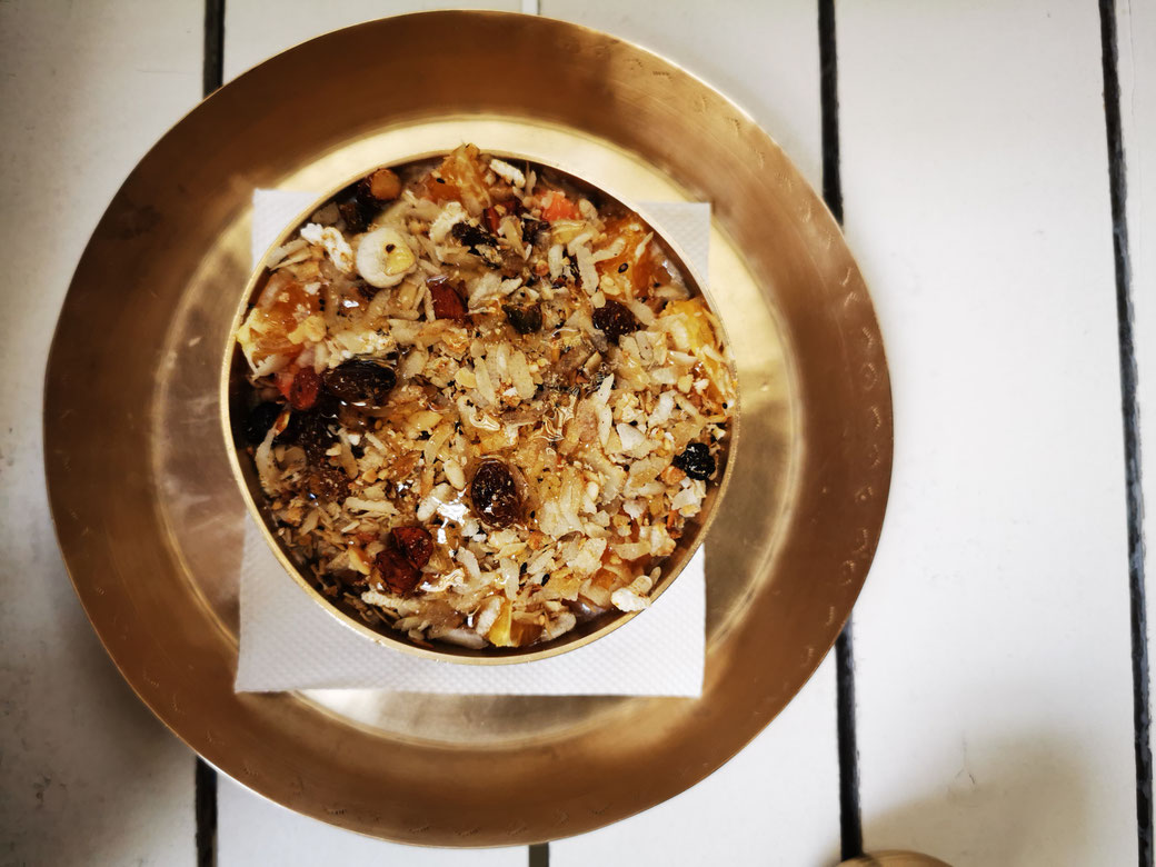 Joghurt, Müsli und Obst
