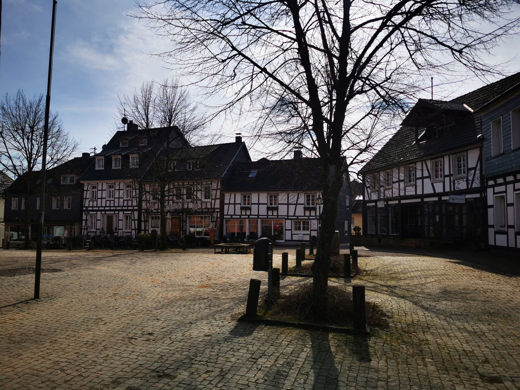 Kirchplatz in Much