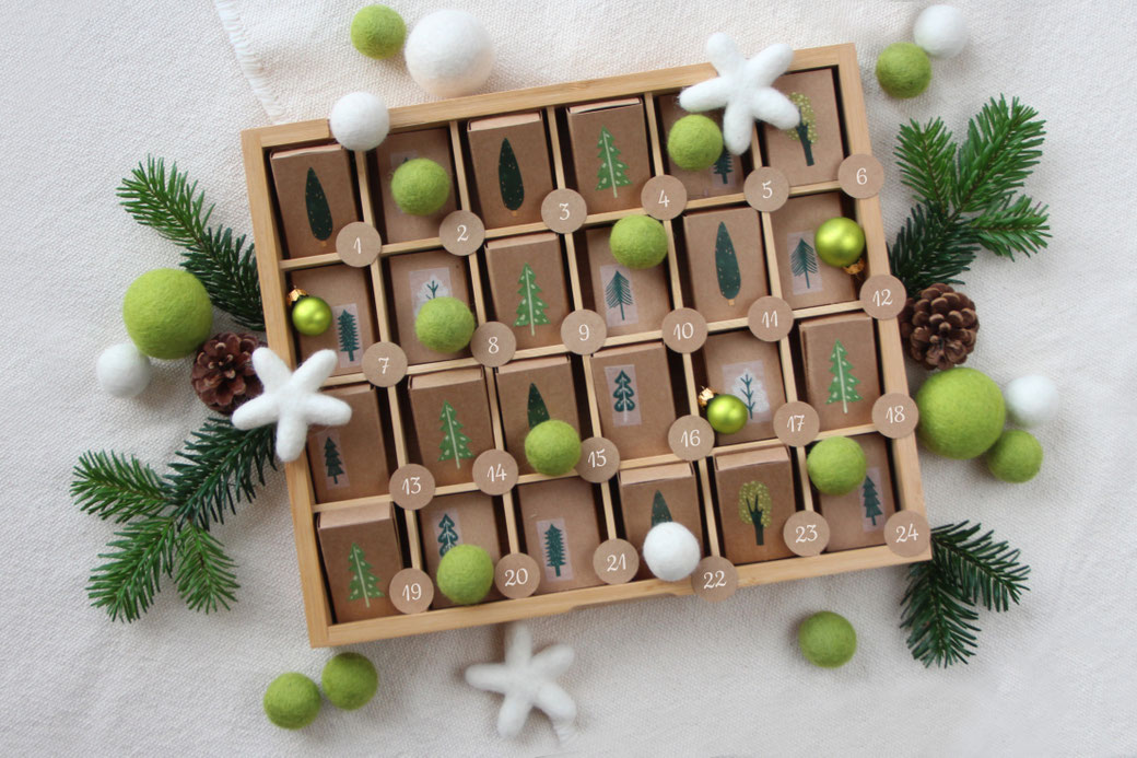 natur adventkalender adventni koledar dekoracija božični prazniki škatla škatlica kroglice iz filca zvezdice