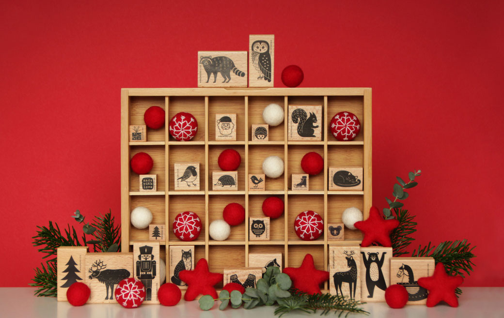 štampiljke adventni koledar žig prazniki praznična dekoracija božič inspiracija medved jelenček ježek hrestač lisica