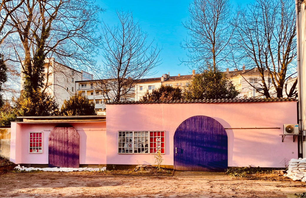 HAUS DES MÜLHEIMER KUNSTVEREINS KKRR - CASADELLE 54-60 am Innenstadtpark "Ruhranlage"