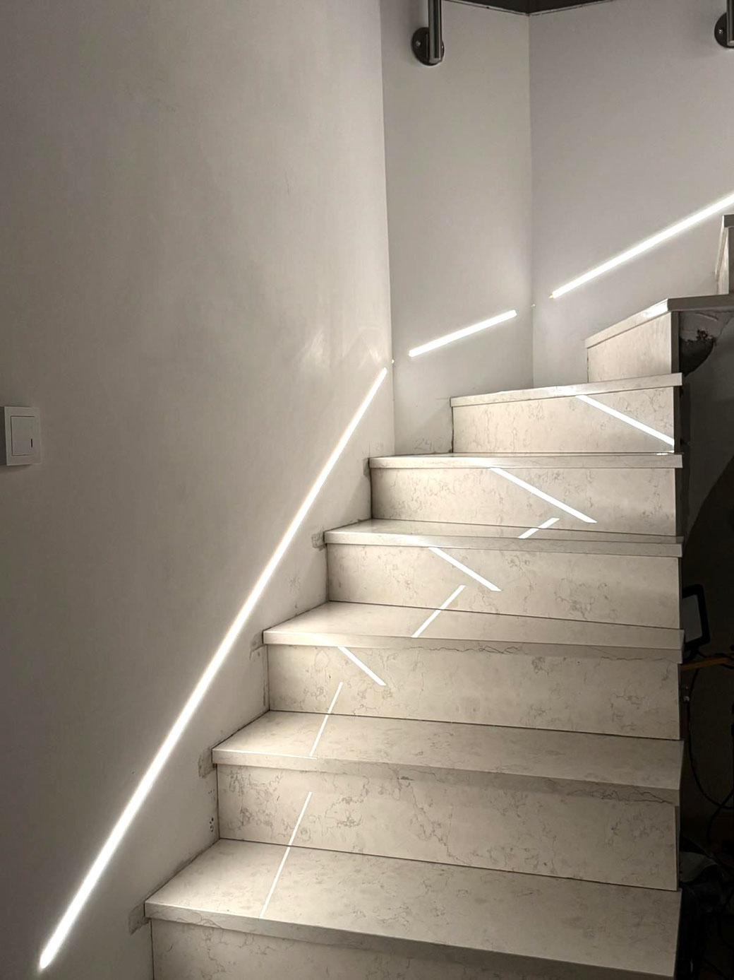 Marmortreppe gewendelt Calacatta Oro