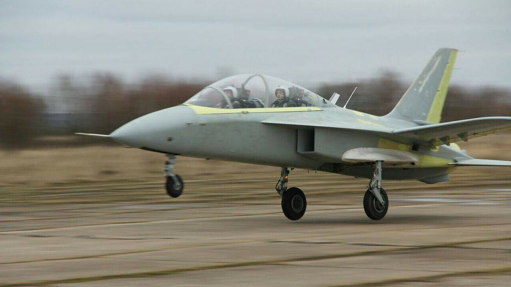 L'addestratore basico iniziale e intermedio SR-10 (Foto: KB Sovremenniye Aviatsioniye Tekhnologii - SAT)