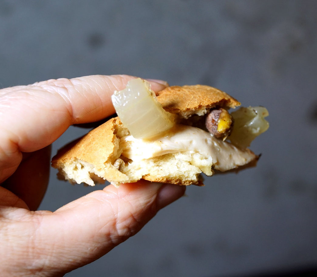 Hähnchen mit Pistazien und Beeren - zimtkringel - about food