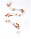 Handgeknotete Sunstone Mala Kette mit Jade &  Bergkristall Edelsteinen - Nanda