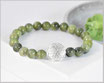 Jade Edelstein Armband grün 8 mm mit Blume des Lebens Silber 925