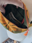 Petite banane orange kaki à fleurs 70's