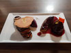Part de foie gras de canard farci à la figue moelleuse, confit d'oignon au sirop de grenadine