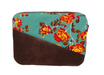 housse de protection pour tablette, IPad, liseuse en faux cuir marron et tissu bleu vert avec des roses