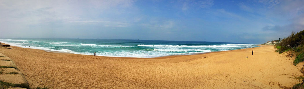 Der Strand von Umdloti Beach nördlich von Durban am Abend unserer Ankunft.