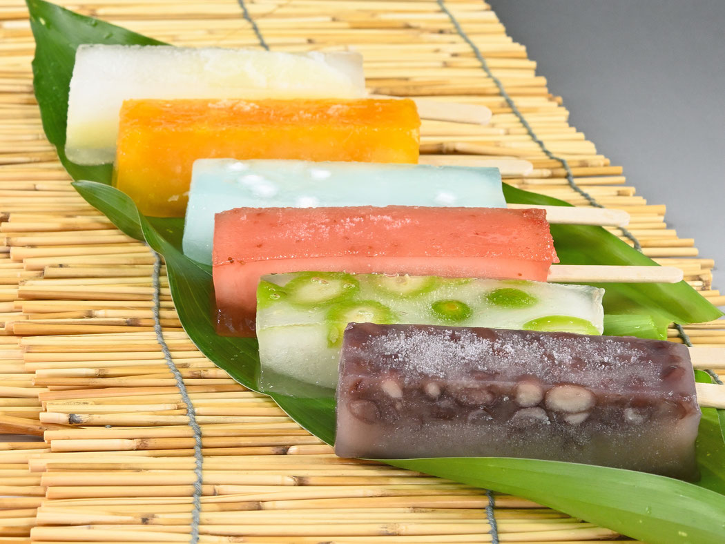 葛氷170円(税込)　全8種　小豆　みかん　パイン　ラムネソーダ　若桃　いちご　安納芋　メロン