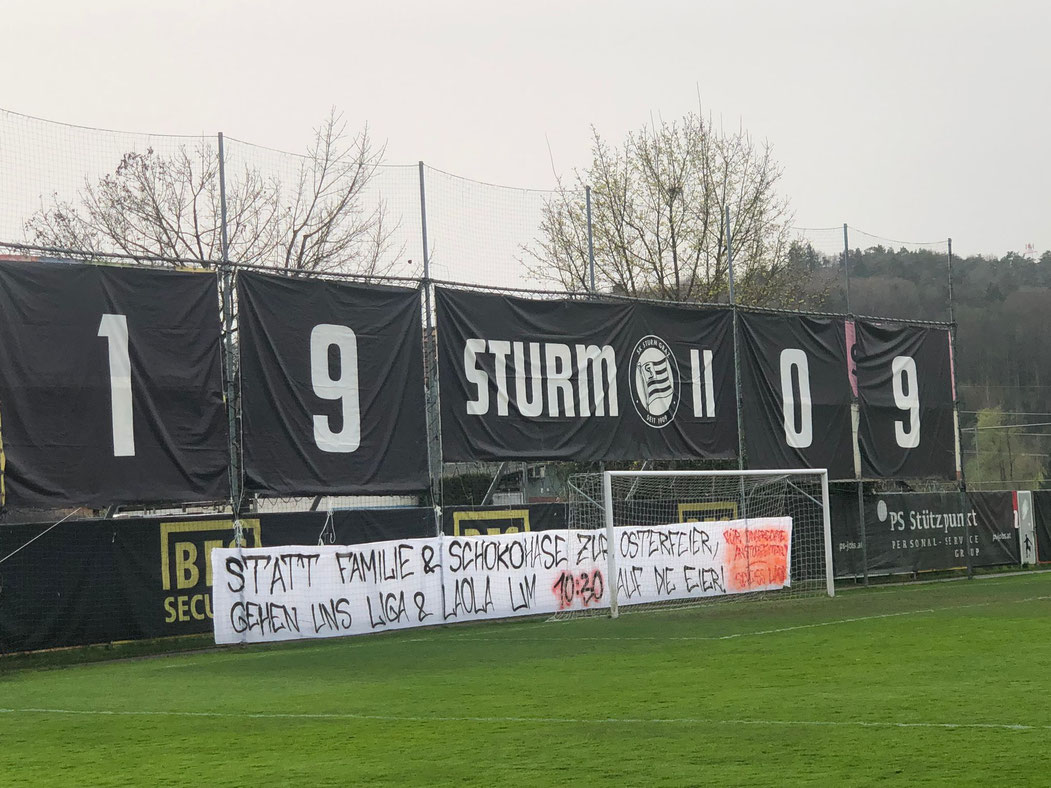 Den Unmut über die Anstosszeit brachten die Admirafans mit einem Spruchband zum Ausdruck