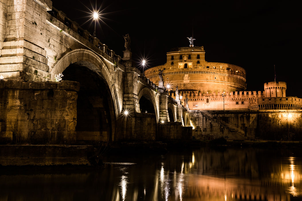 Rome's Castel Sant'Angelo at night