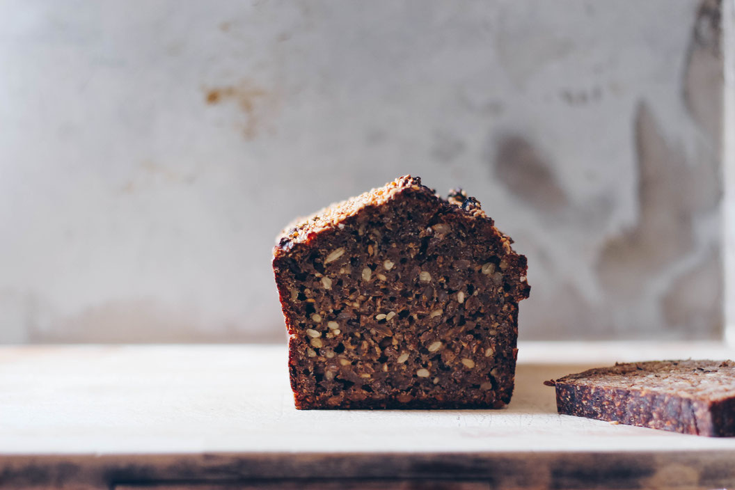 Sauerteigbrot Roggenschrotbrot