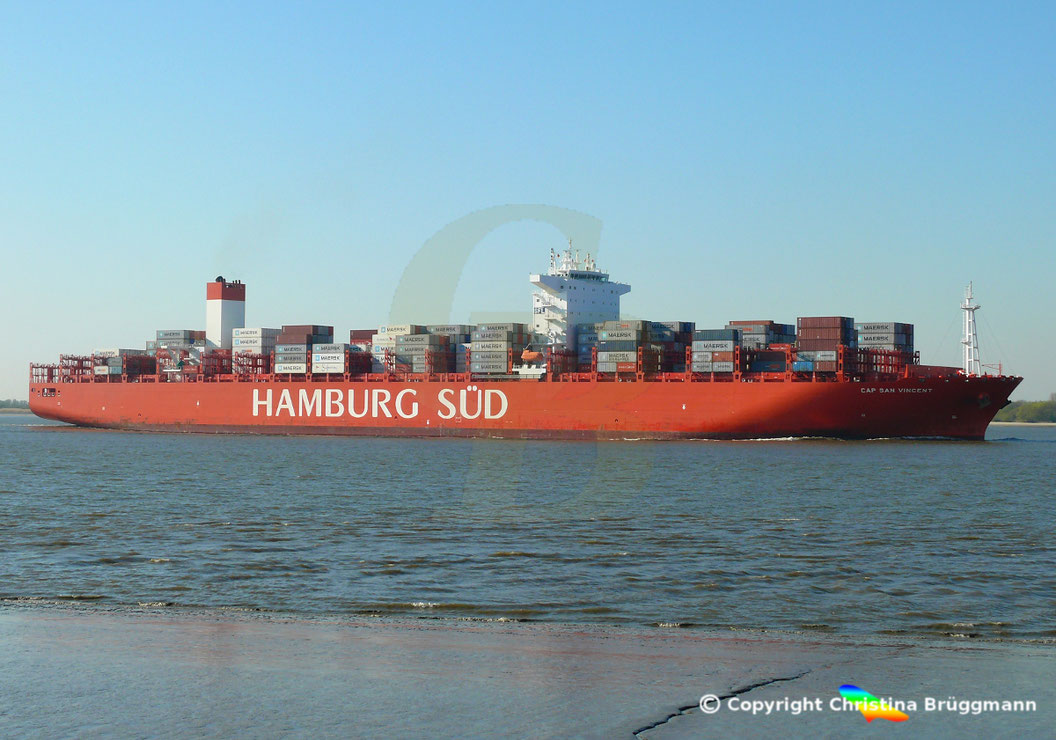 Das Containerschiff CAP SAN VINCENT nach Erstbeuch in Hamburg