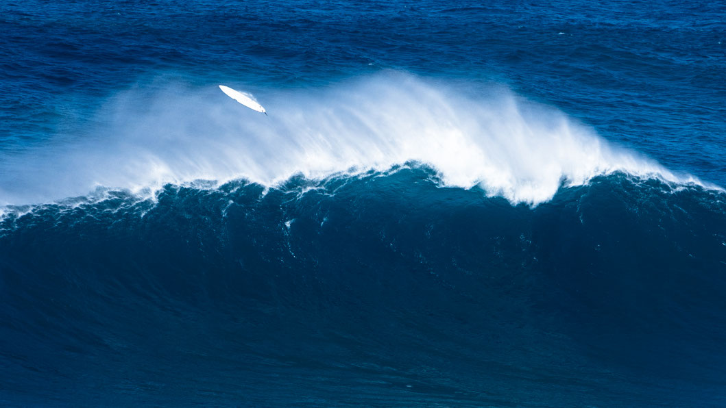 Pe'ahi wave, Maui, Hawai'i, USA