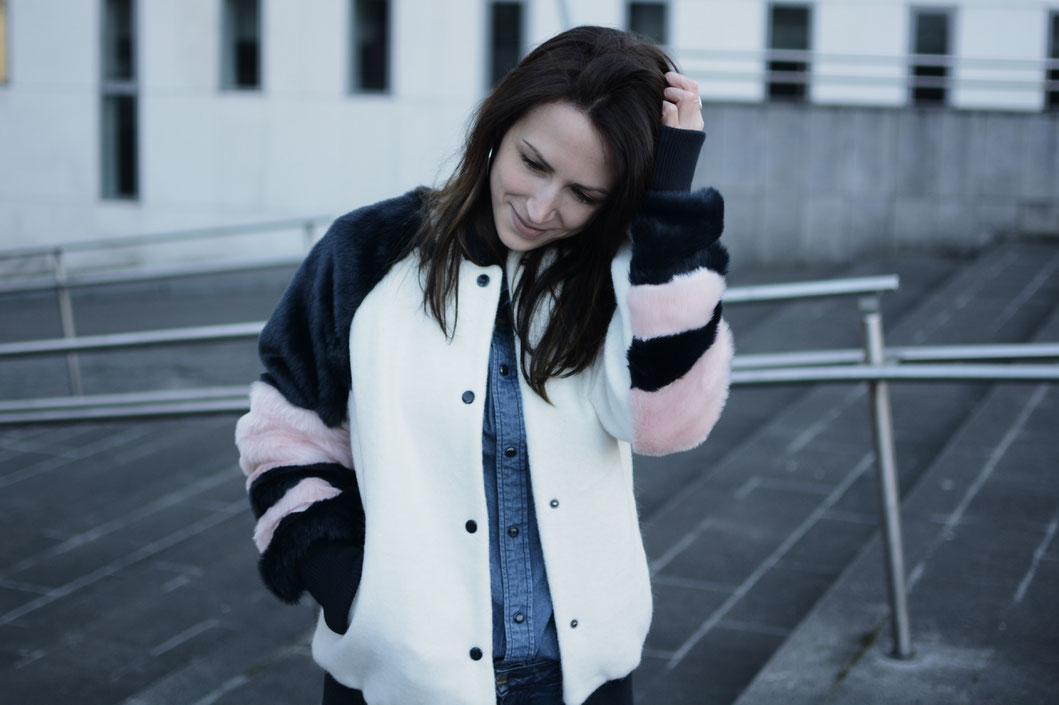 bombers fourrure rose et jeans
