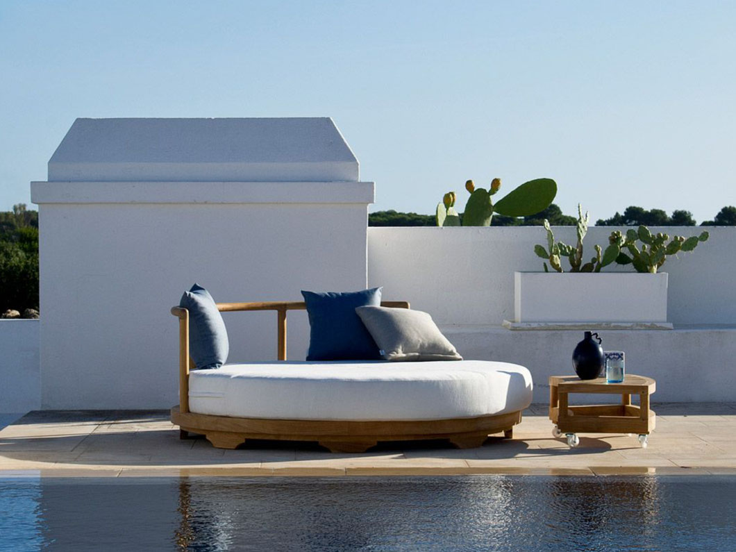 rundes Outdoor Daybed UnoPiu Pevero im simple Design