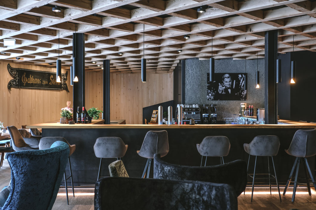 Hauserei Boutiquehotel im Lechtal, Tirol – modernes Design trifft alpine Tradition, mit Holzfassade und Panoramafenstern. © Mela Hipp