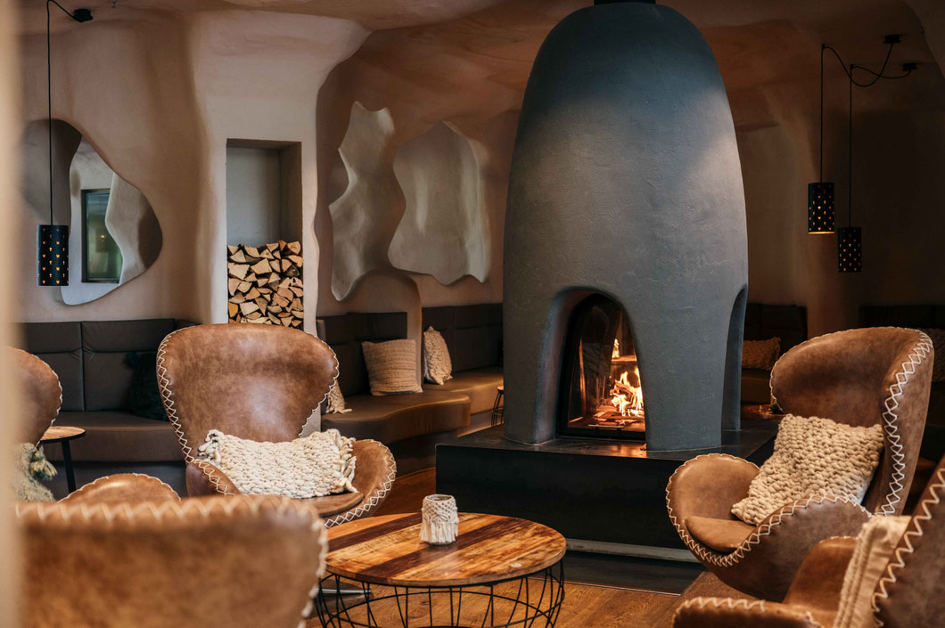 WERDENFELSEREI Garmisch-Partenkirchen, Bayern Geborgenheit, Genuss und ein Gefühl, das bleibt. Im Boutiquehotel Werdenfelserei verschmilzt alpine Architektur mit warmem Herz – am Fuß der Zugspitze, mitten im Werdenfelser Land.