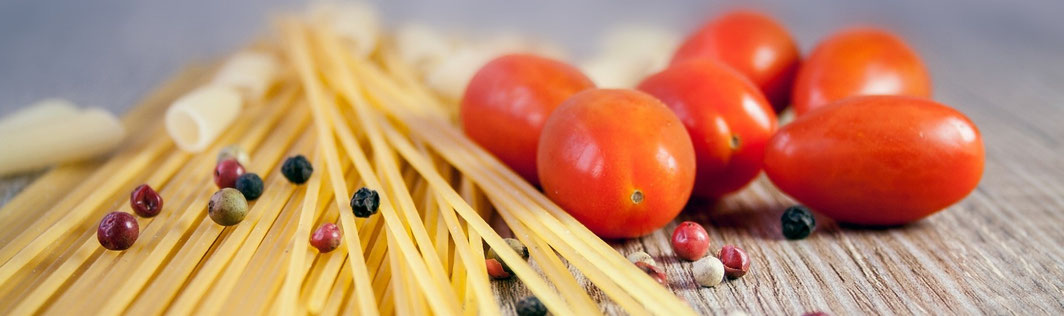 Spaghetti mit Pfeffer und Tomaten