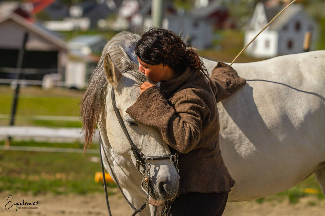 When have you last said "thank you" to your horse? For a good training session, sharing a wonderful moment or just for beeing there?
