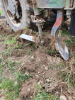 weinland thermenregion, traktor, feldarbeit, pflügen, schwenken