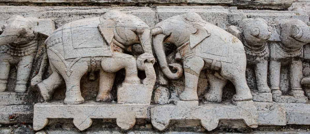 Détail d'une fresque murale du temple "Jagdish temple" à Udaïpur (Inde)