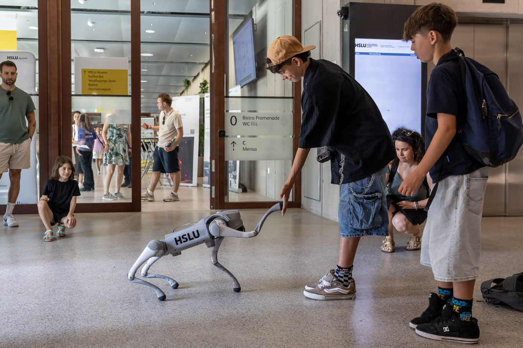 Eröffnung HSLU Campus Luzern Bahnhof: Bevölkerung