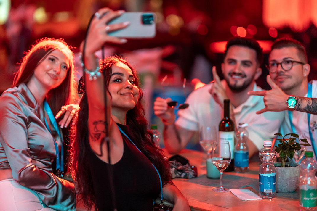 Das rauschende Fest wird für die Ewigkeit dokumentiert