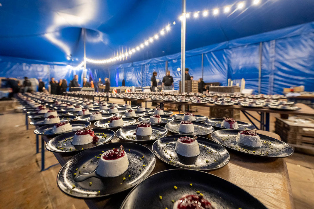 Fototdok Migros Catering Services im Zelt des Zirkus Monti - Fotos by Thomi Studhalter, faszination fotografie, Willisau