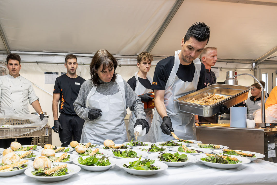 Migros Catering Services Zürich GMZ im Einsatz am Eidgenössischen Schwing- und Älplerfest in Mollis/GL