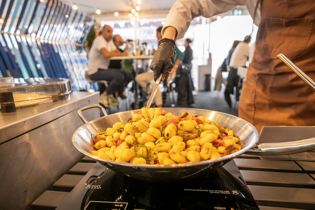 Migros Catering Services GMZ: VIP-Zelte Weltklasse Zürich