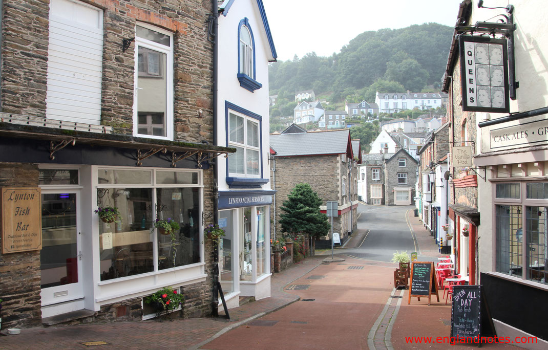 Reiseplanung England, 10 Dinge die man im Englandurlaub machen sollte: Traditioneller Fish & Chip Shop 