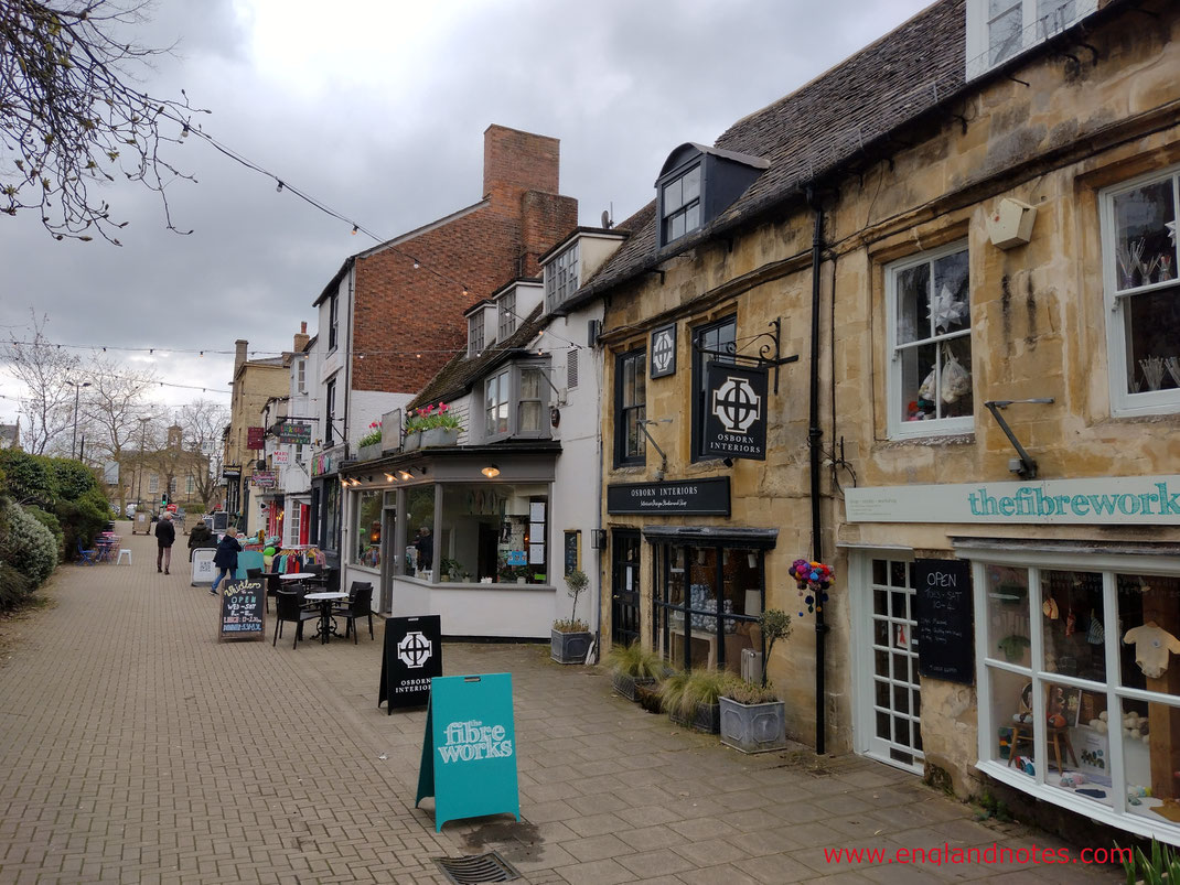 Cotswolds Sehenswürdigkeiten, Geschichte und Reisetipps: Geografische Lage
