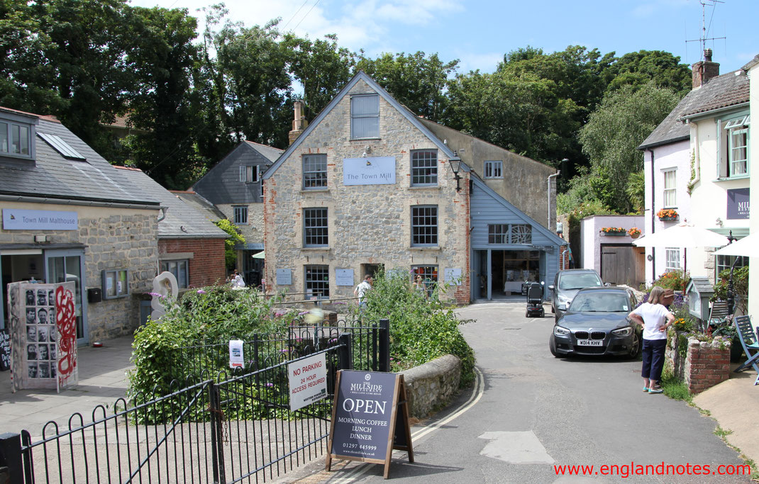 Sehenswürdigkeiten und Reisetipps für Lyme Regis in Dorset, England, Großbritannien: historische Town Mill