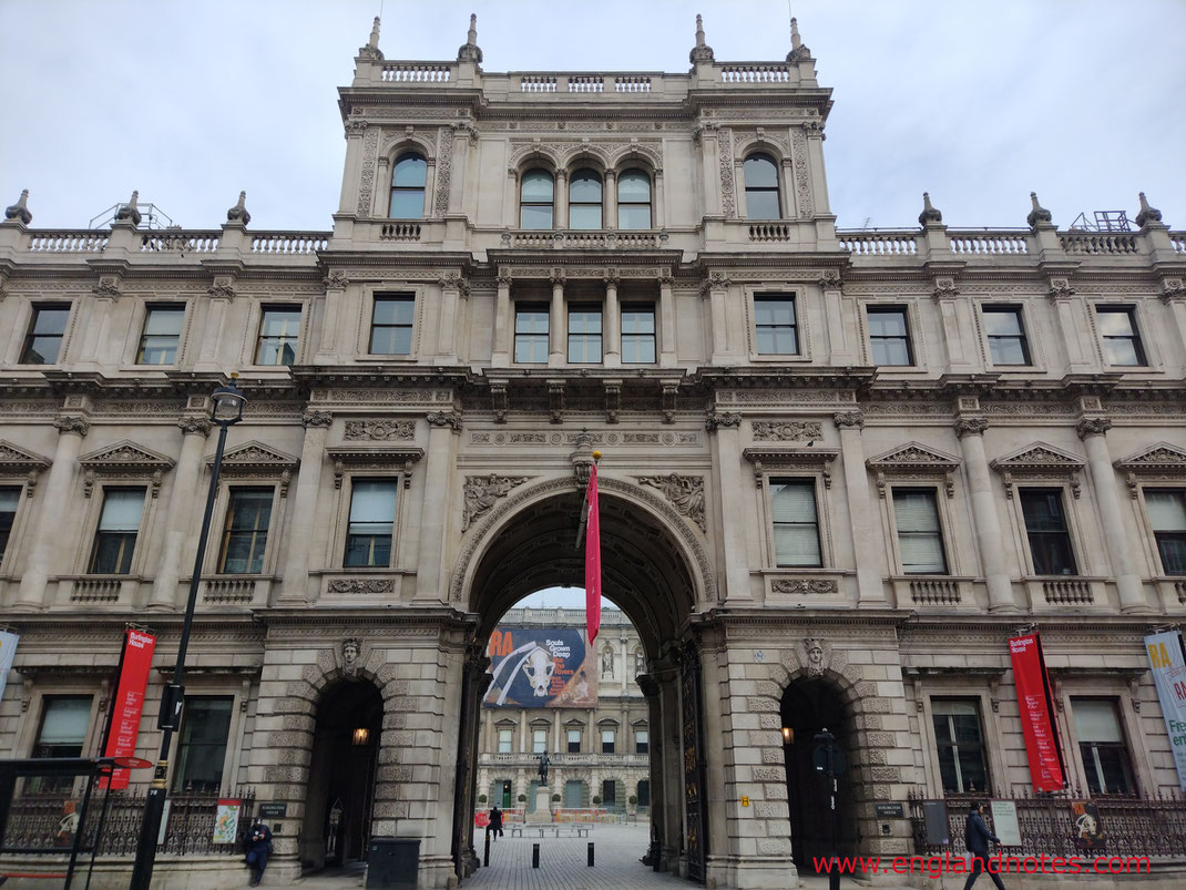 Sehenswürdigkeiten und Geschichte im Londoner Stadtviertel Mayfair: Royal Academy of Arts