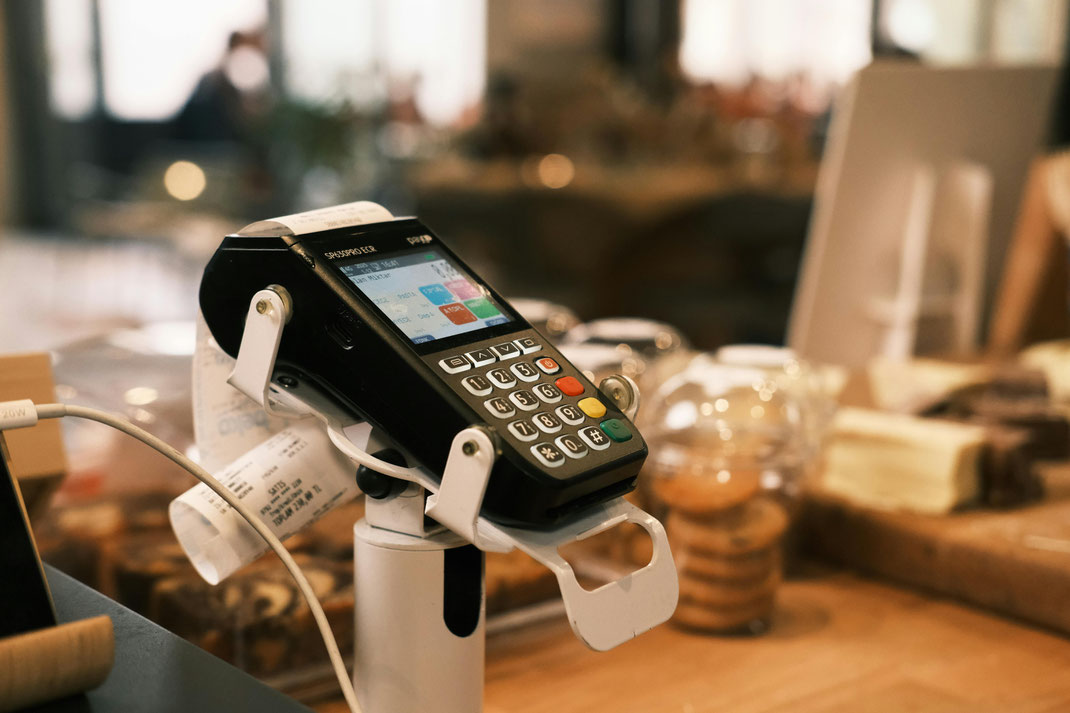 Wie bezahlt man in England am besten: Wie funktioniert Mobile Payment genau?