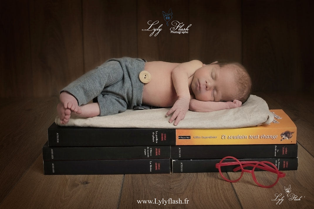 photo sanary photographe var bébé livre nouveau-né