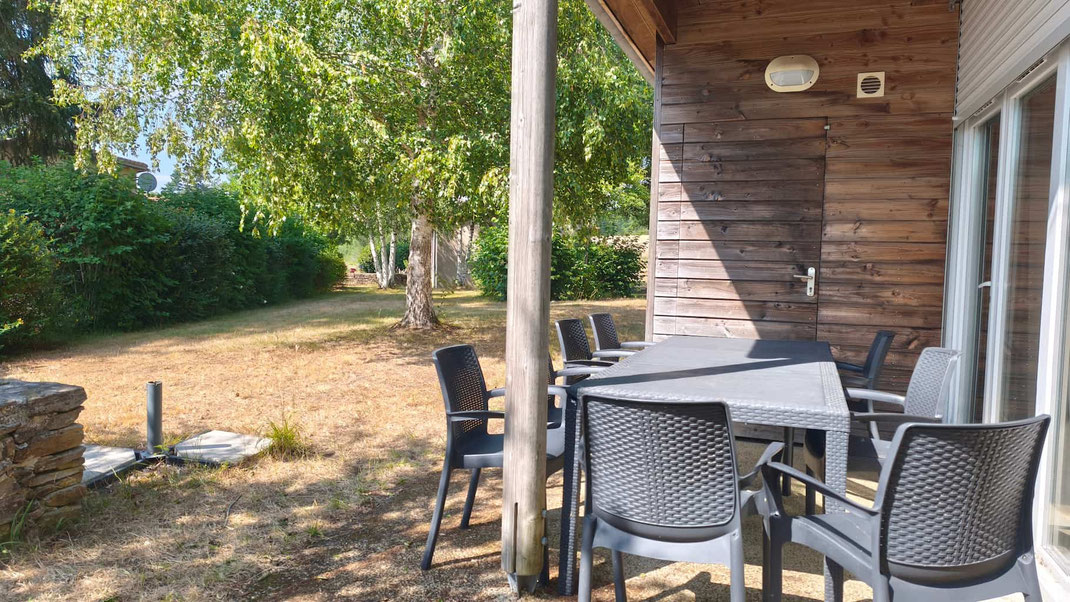 Gîtes 6 personnes côté jardin, en pleine nature aux Pouyades, Magnac-Laval, Nouvelle-Aquitaine