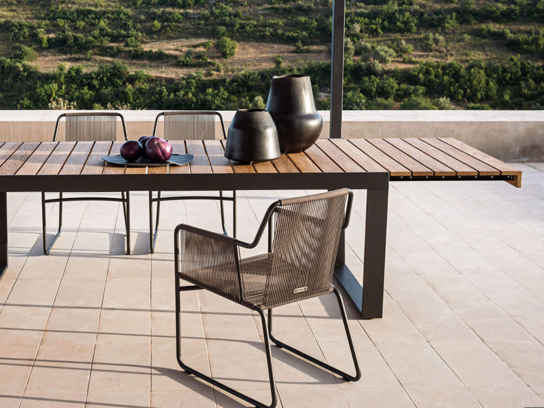 ausziehbarer, verlängerbarer Esstisch von RODA