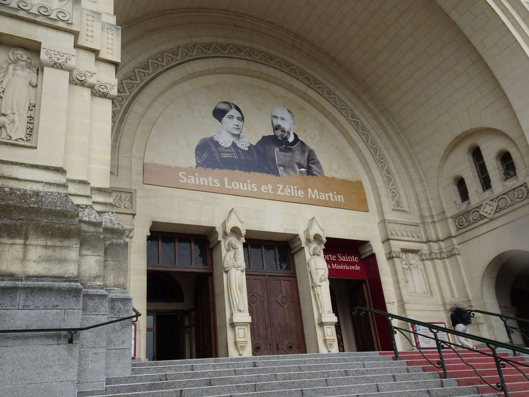 Entrée de la Basilique, juillet 2016